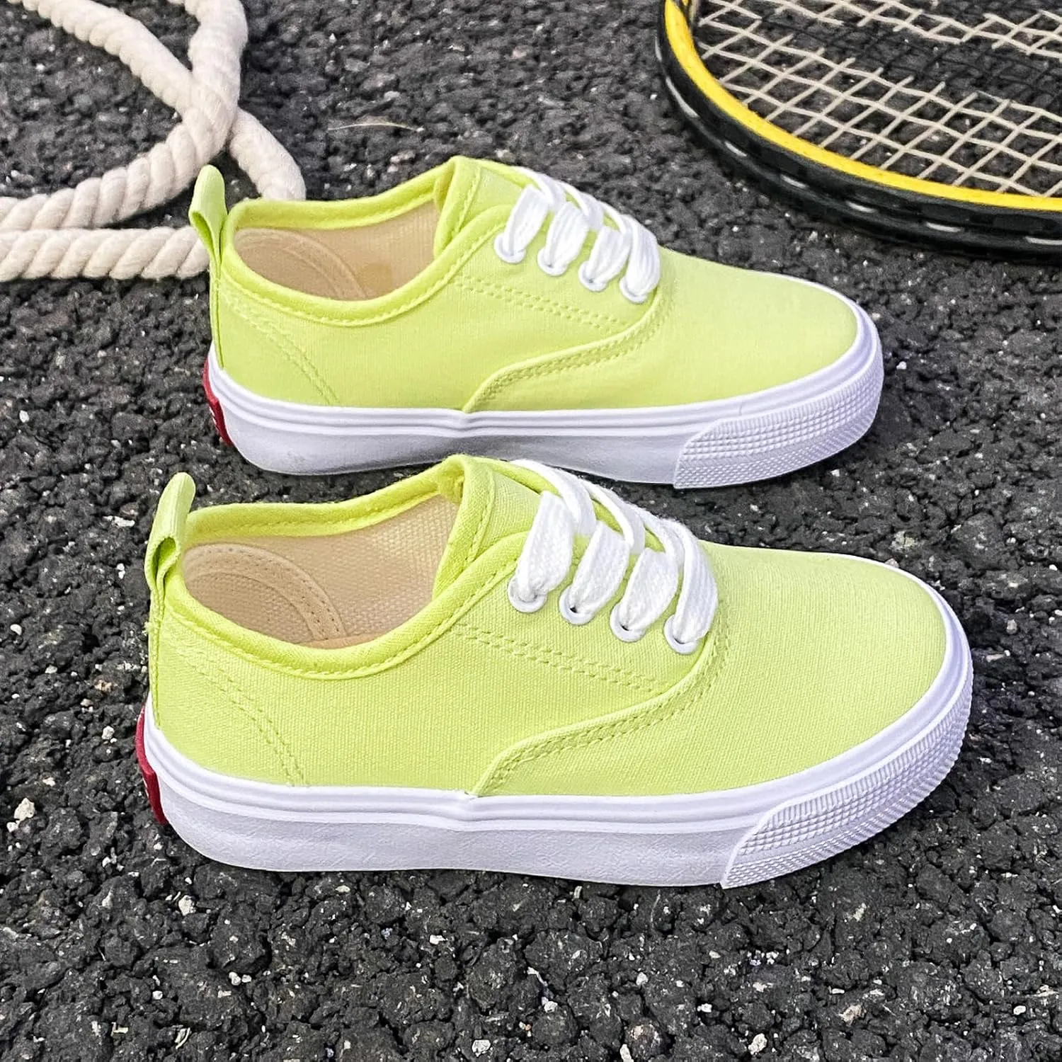 Boys and Girls Low Top Sports Shoes Lace up Canvas Children's Shoes Comfortable and Lightweight Skateboarding Shoes