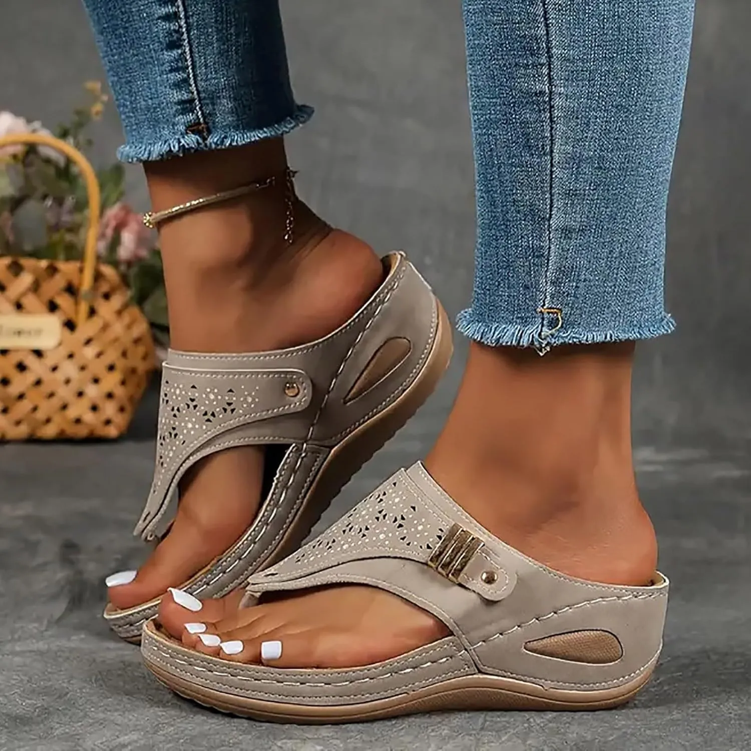 Eduavar Wedge Sandals for Women, Sandals Women Dressy Summer Breathable Flip Flops Summer Beach Sandals Slippers